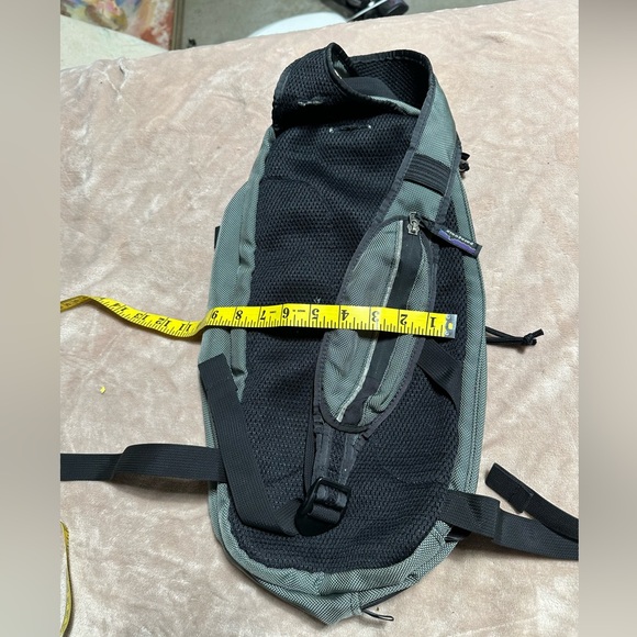 Vintage Patagonia Stealth Hip Pack – USA Made, Durable & Spacious 3 pockets - Picture 6 of 7